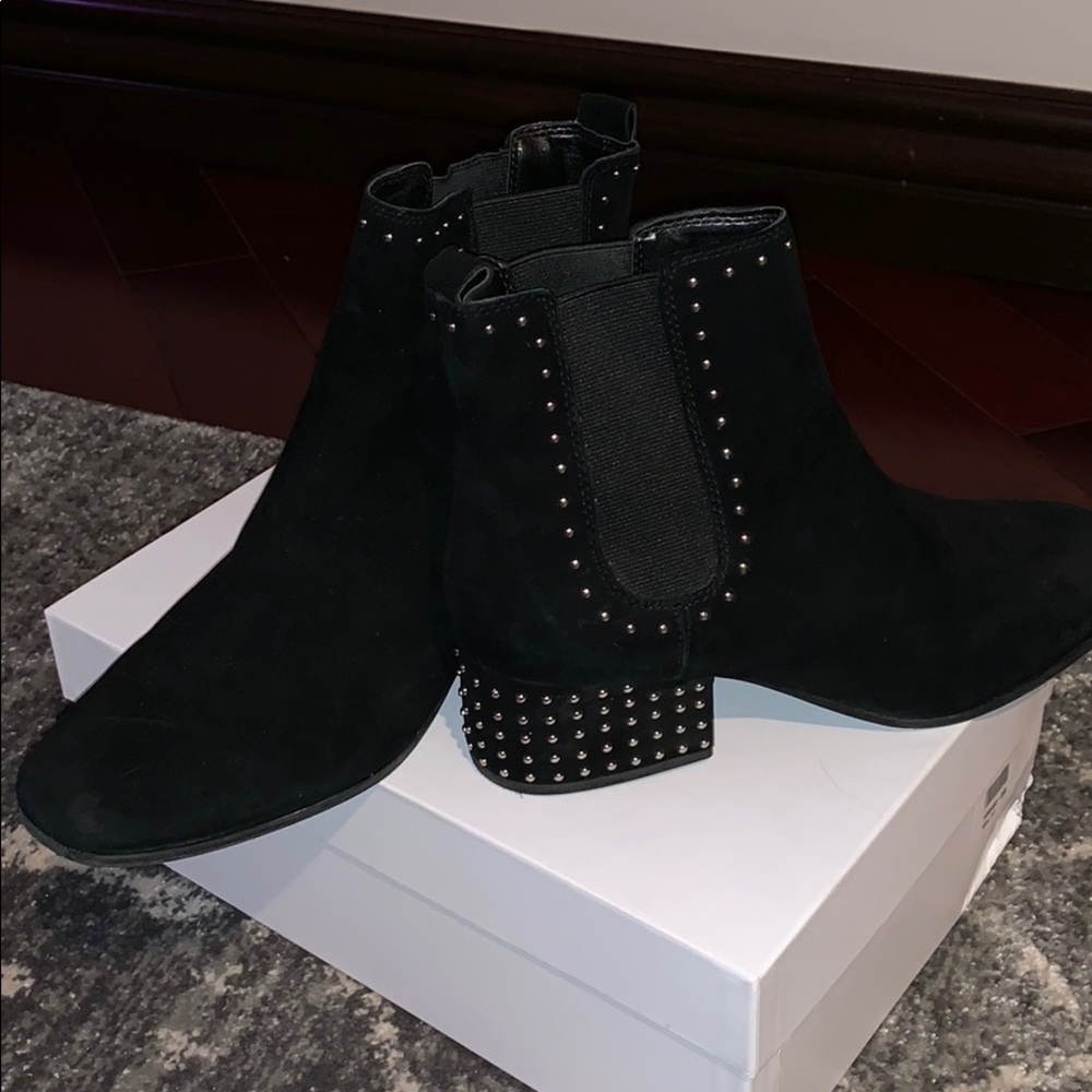Shoes - Picture 7 of 7